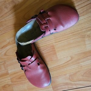 Birkenstock leather clogs! Red. 8/38.5